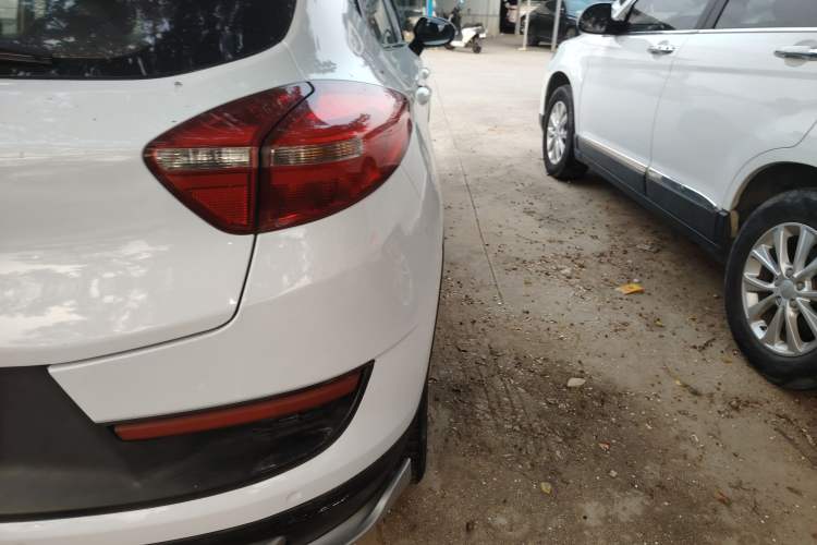 Used Geely Auto Emgrand GS 2016 Sport Edition 1.3T Automatic LingShang Model Right Rear Taillight