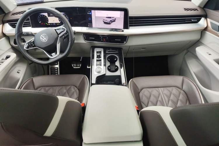 Used Volkswagen Tavendor 2023 380TSI Four-Wheel Drive R-Line Cruise Edition Center Console