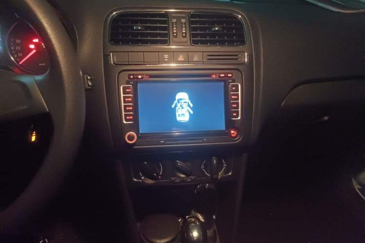 Used Volkswagen Polo 2014 1.6L Automatic Comfort Edition
