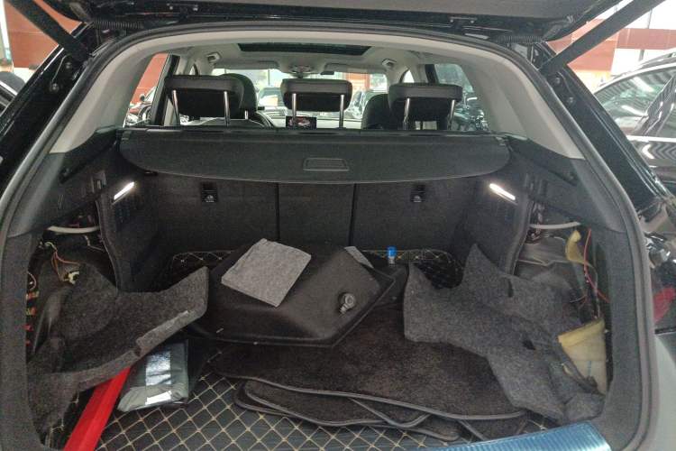 Used Audi Q5L 2020 Updated 40 TFSI Prestige Fashion Edition Trunk