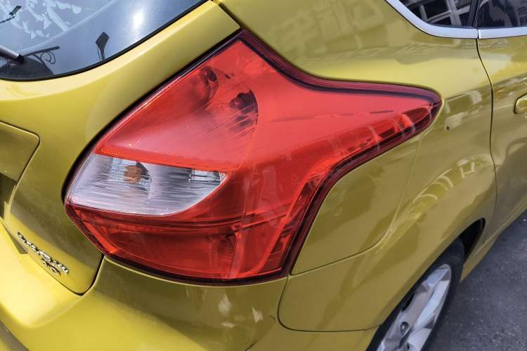 Used Ford Focus 2012 Hatchback 2.0L Manual Luxury Sport Model
