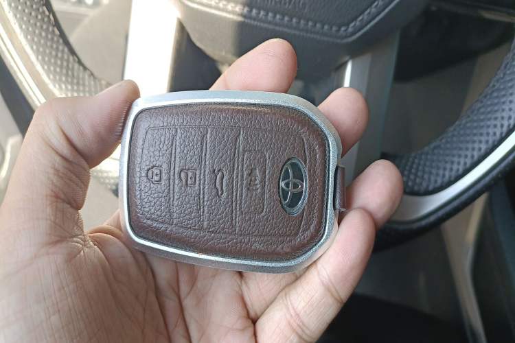 Used Toyota Tundra  Vehicle Key