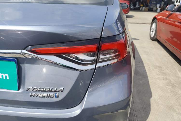 Used Toyota Corolla 2021 Dual-Motor 1.8L E-CVT Elite Edition
