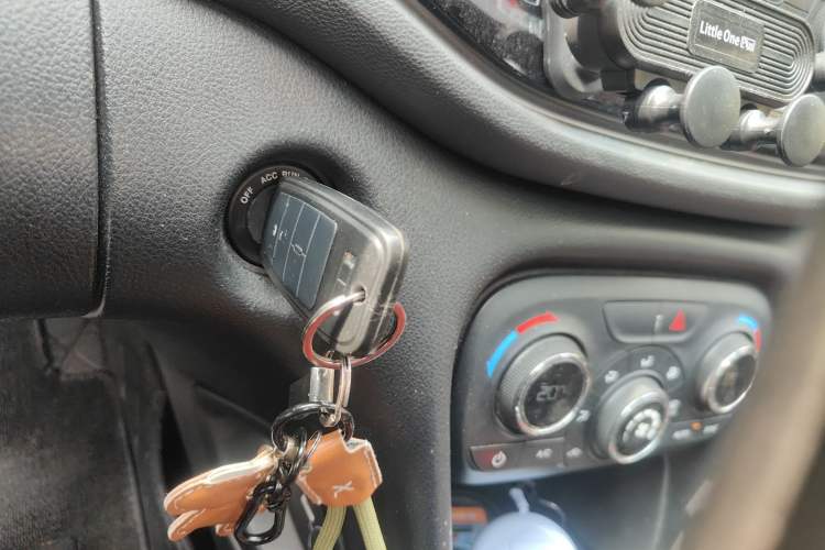 Used Fiat Viaggio 2015 1.4T Manual Jingxiang Edition
