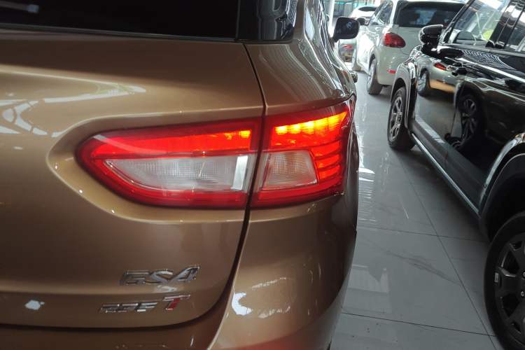 Used GAC Trumpchi GS4 2016 235T Manual Luxury Edition Right Rear Taillight