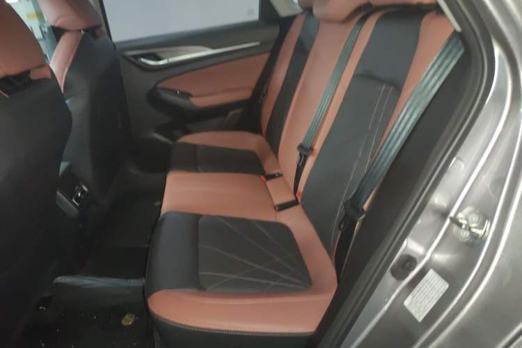 Used CHANGAN Eado 2023 Changan Edition PLUS Blue Whale NE 1.4T GDI DCT Prestige Version Interior 4