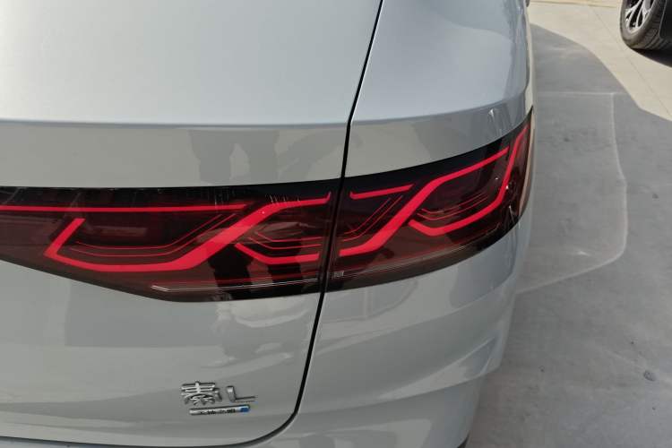 Used BYD Qin L 2025 DM-i Smart Drive 120KM Superior Model
