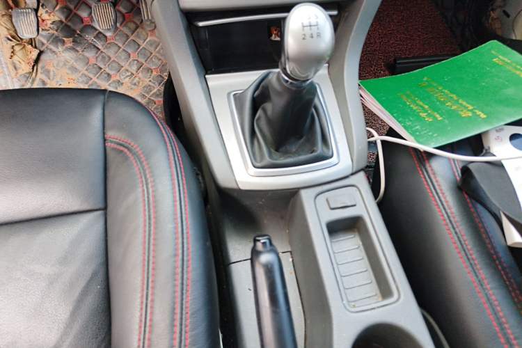 Used Ford Focus 2013 Hatchback Classic 1.8L Manual Base Model Gear Lever