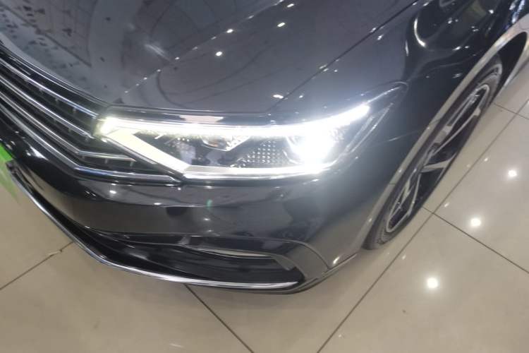 Used Volkswagen Magotan 2023 2 Million Units Limited Edition 280TSI DSG Leading Version