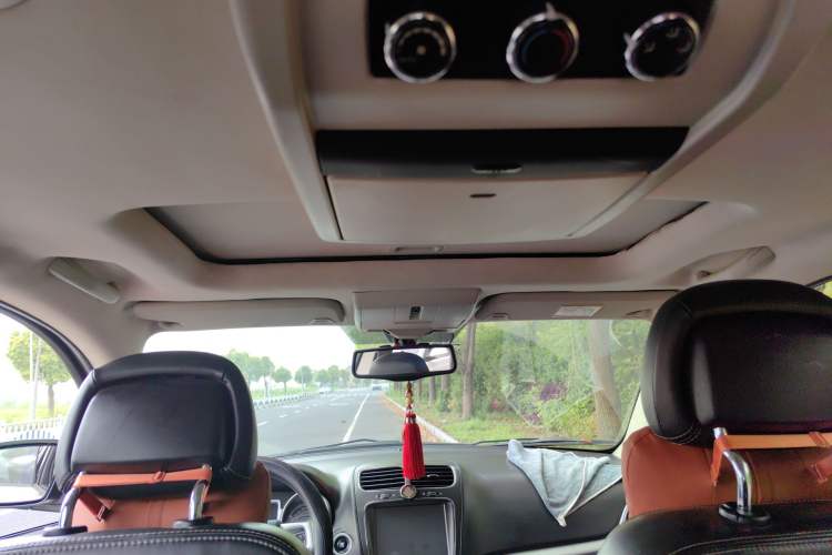 Used Dodge Journey 2013 3.6L Four-Wheel Drive Flagship Edition Headliner