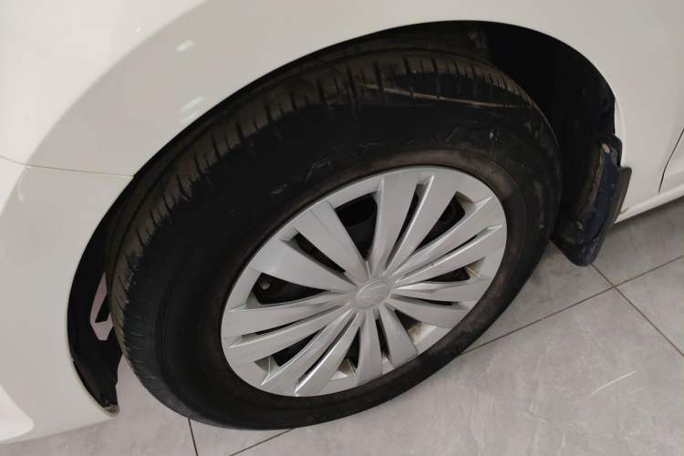 Used Volkswagen Santana 2019 1.5L Manual Fashion Edition China VI Standard Left Front Wheel Hub