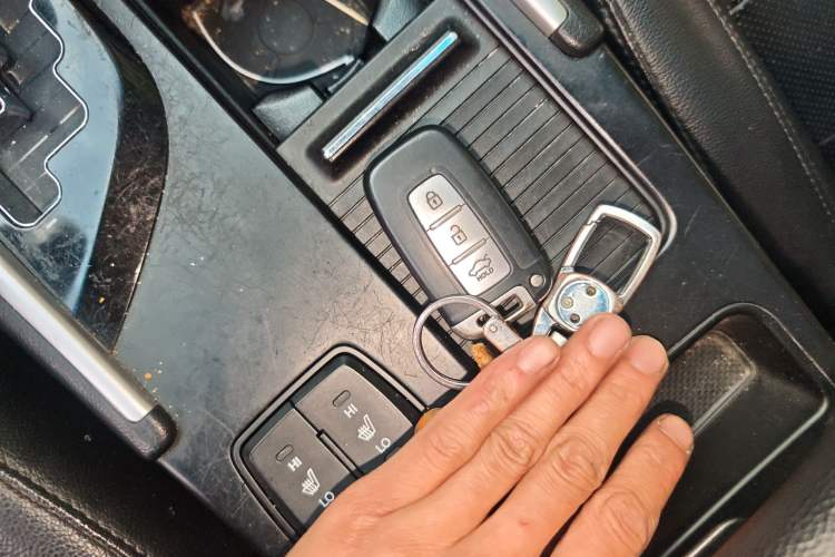 Used Hyundai Sonata 2015 Classic 2.0L Automatic Luxury Edition Vehicle Key