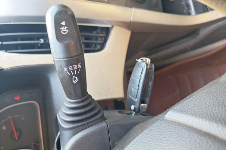 Used Baojun 630 2013 1.5L manual standard version
