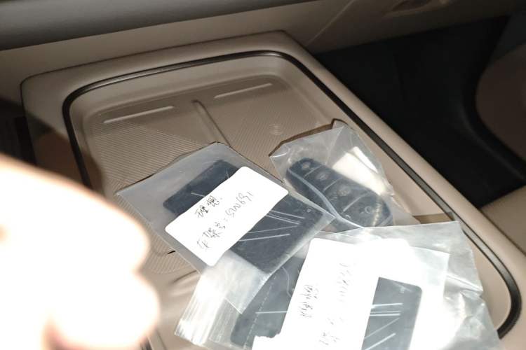 Used Li Auto i6 2025 Model Two-Wheel-Drive Standard Type
