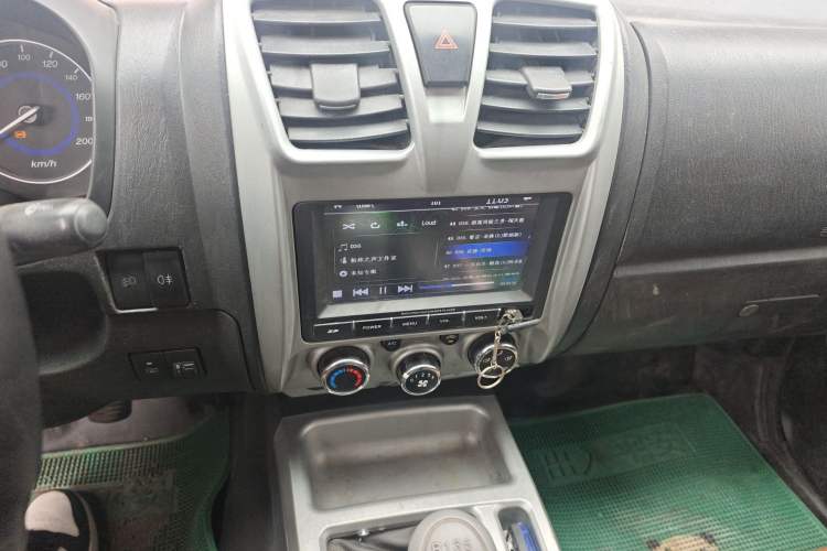 Used JMC Baodian 2016 1.8T New Value-Added Gasoline Two-Wheel Drive Standard Cab Comfort Model JX4G18E5L
