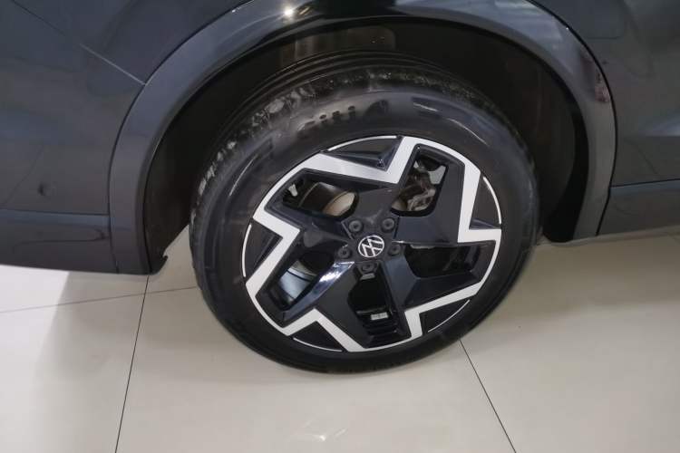 Used Volkswagen Tiguan L 2024 PRO 330TSI Two-Wheel Drive R-Line Smart Edition