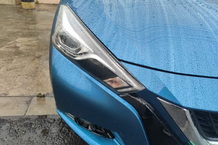 Used Nissan Lannia 2016 1.6L CVT Cool Edition Right Front Headlight