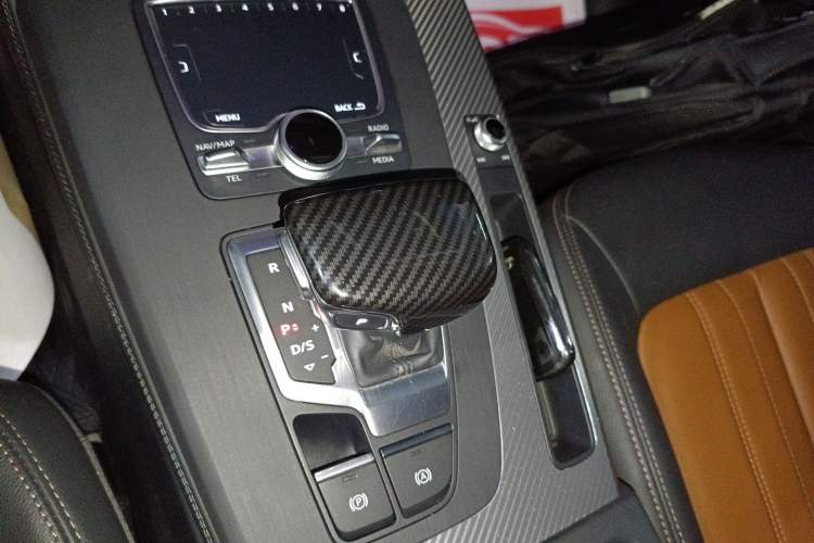 Used Audi Q5L 2020 45 TFSI Prestige Fashion Model Gear Lever