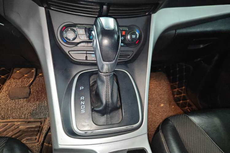 Used Ford Kuga 2013 1.6L GTDi Two-Wheel-Drive Trend Model Gear Lever