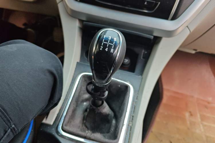 Used Geely Auto Emgrand 2014 Sedan 1.5L Manual Elite Model
