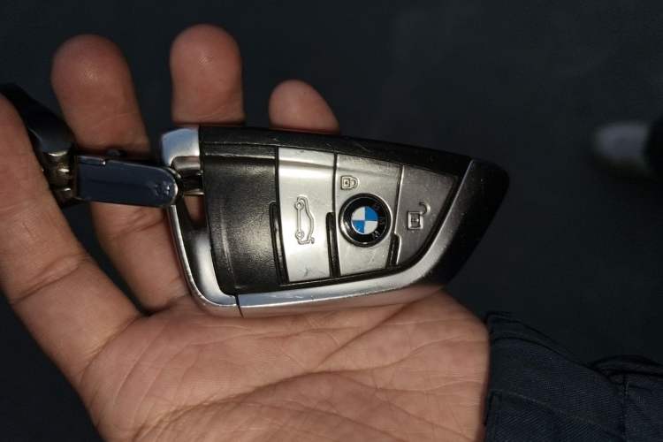 Used BMW X5 2017 xDrive28i Vehicle Key