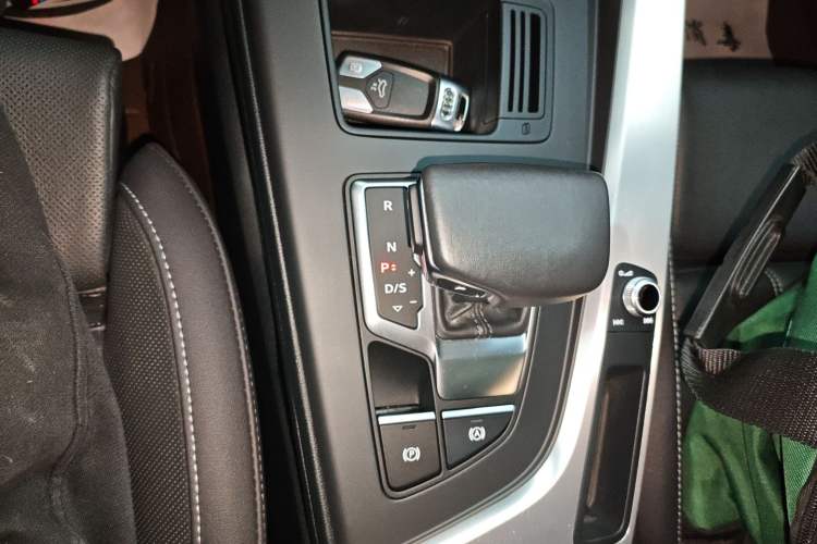 Used Audi A4L 2024 40 TFSI Fashion Dynamic Model