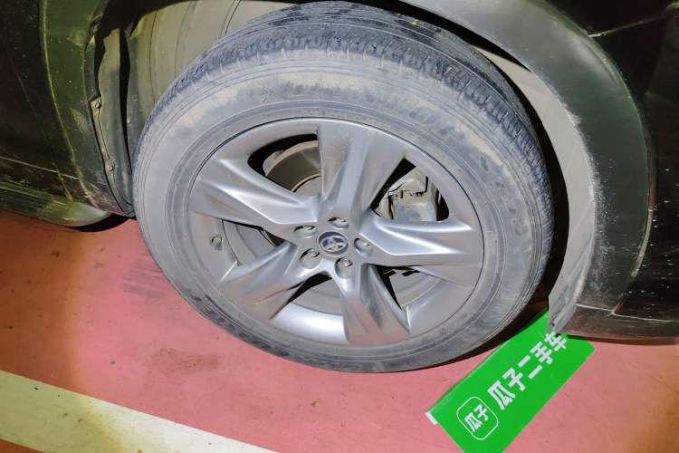 Used Toyota Highlander 2018 2.0T Four-Wheel Drive Prestige Version 7 Seats China V Emission Standard Right Front Wheel Hub