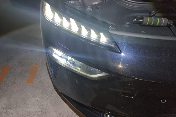 Used Dongfeng eπ eπ007 2025 Model Pure-Electric 565 All-Wheel-Drive Max Leading Edition Right Front Headlight