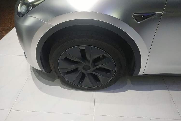 Used Tesla Model Y 2024 Rear-Wheel-Drive Version
