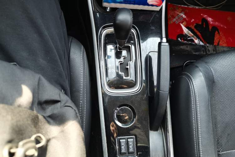 Used Mitsubishi Outlander 2017 2.0L Two-Wheel Drive Glory Edition 5 Seats
