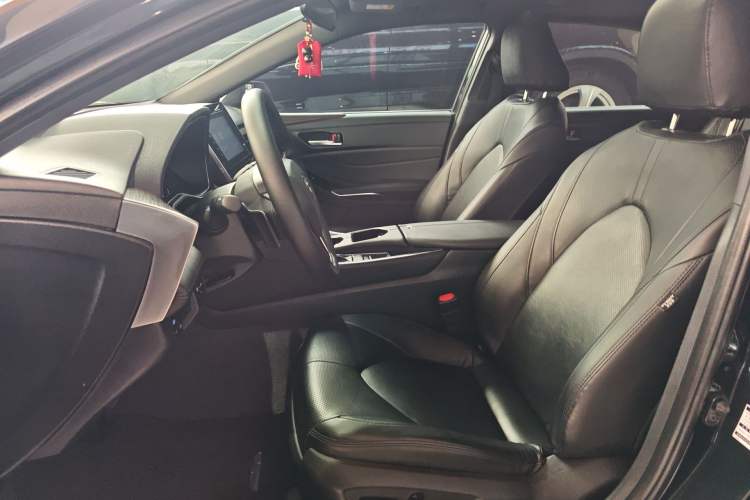 Used Toyota Avalon 2022 2.5L Ambition Edition Left Front Seat