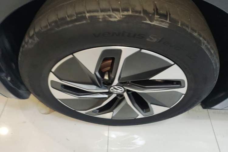 Used Volkswagen ID.4 CROZZ 2024 Pure Edition Limited Edition Left Front Wheel Hub