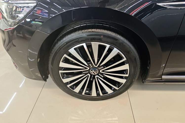 Used Volkswagen Passat 2020 Revised Version 330TSI Luxury Edition China VI Standard
