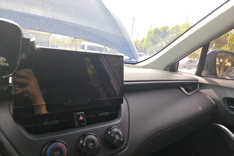 Used Toyota Corolla Cross 2024 2.0L Pioneer Edition Center Console