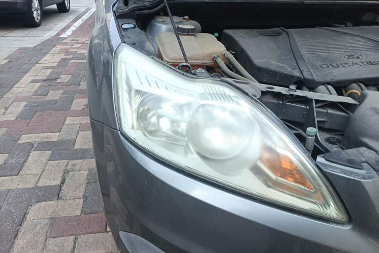 Used Ford Focus 2011 Sedan 1.8L Manual Comfort Model
