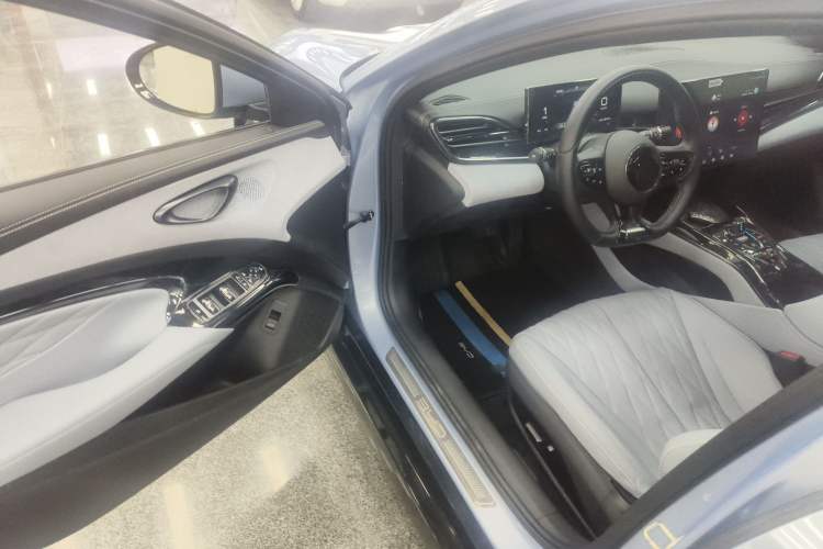 Used BYD Seal 2022 550 km Standard Range Rear-Wheel Drive Elite Version