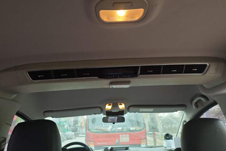 Used JAC Refine M4 2016 2.0L Manual Luxury Version