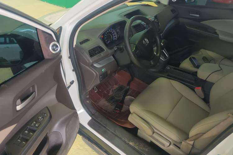 Used Honda CR-V 2012 2.0L two-wheel drive urban version
