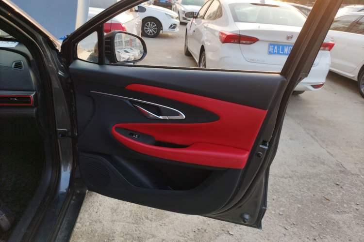 Used CHANGAN UNI-T 2020 1.5T Prestige Version
