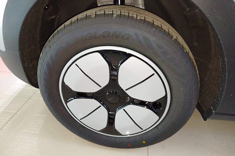 Used Geely Galaxy Geome 2026 Model 310km Youth Edition Exterior 5