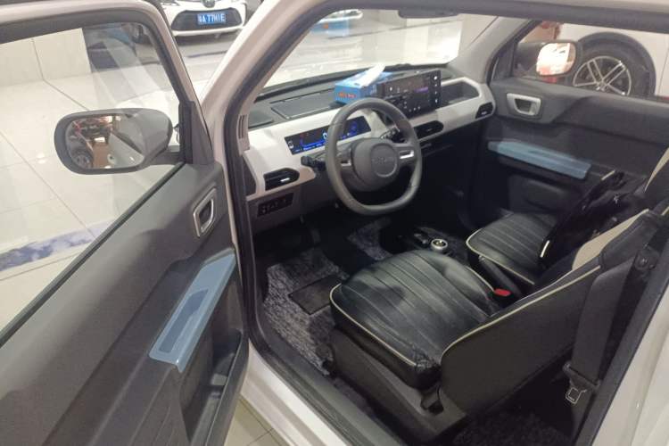 Used Geely Galaxy Panda 2024 Panda Mini 200km Endurance Bear Driver Seat