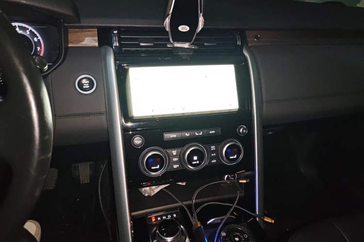 Used Land Rover Discovery 2018 3.0 SC V6 HSE Audio And AC Panel