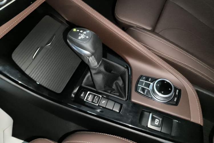 Used BMW X1 2016 sDrive20Li Luxury Model Gear Lever