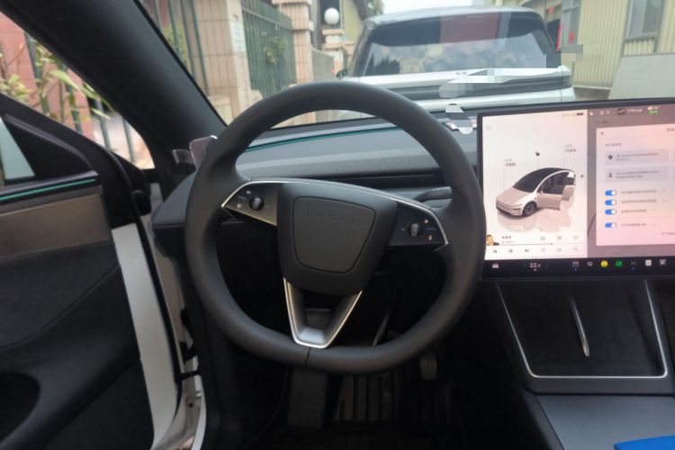 Used Tesla Model Y L 2025 Model Long-Range All-Wheel-Drive Version
