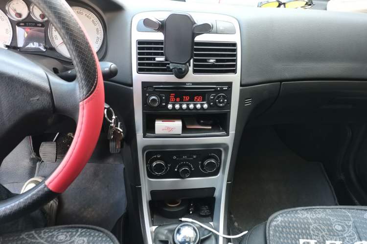 Used Peugeot 307 2012 Hatchback 1.6L Manual Comfort Edition Audio And AC Panel