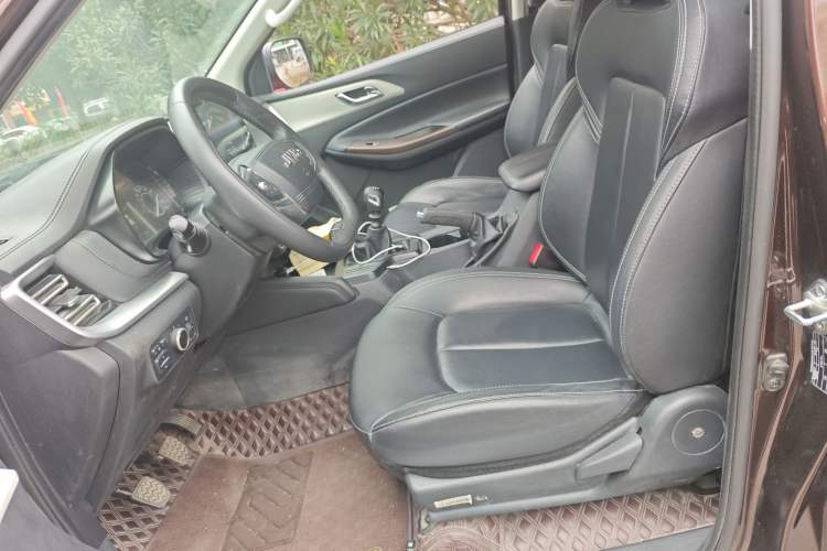 Used JMC Yuhu 7 2022 2.0T Manual Diesel 4x4 Comfort Version Standard Wheelbase
