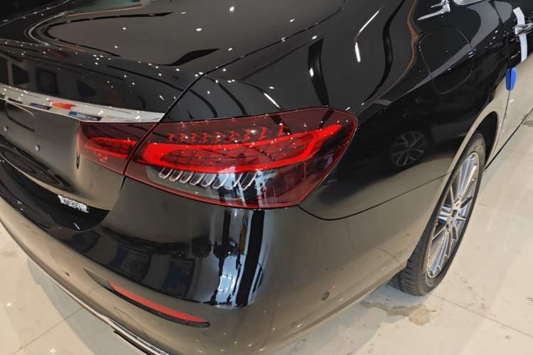 Used Mercedes-Benz E-Class 2023 Facelift E 260 L
