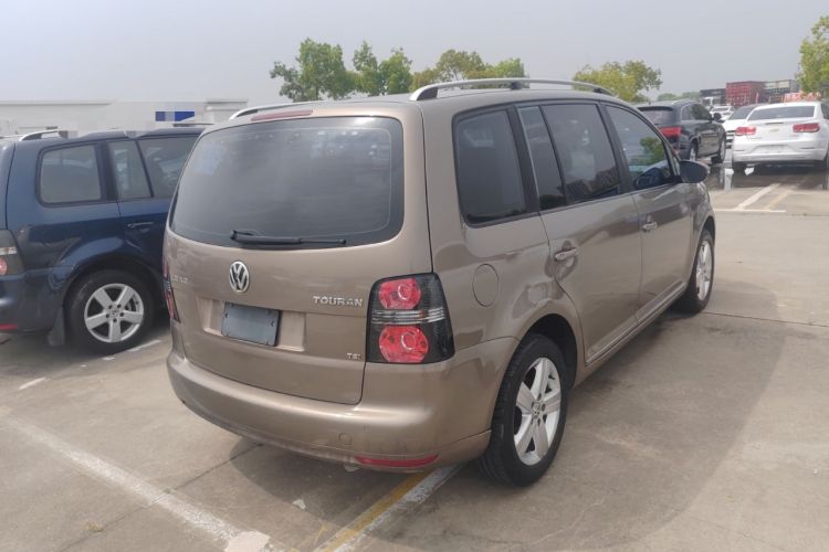 Used Volkswagen Touran 2015 1.4T DSG Comfort Edition 5 Seats Rear Right 45 Deg