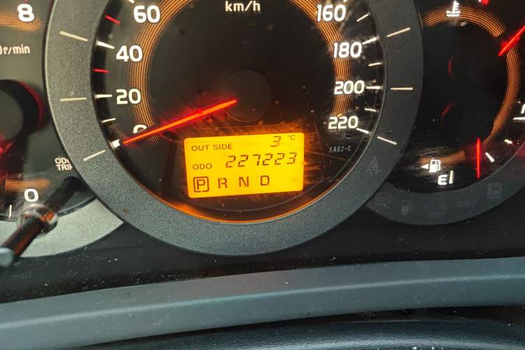 Used Toyota RAV4 2010 2.4L Automatic Deluxe Upgrade Edition Odometer Close Up