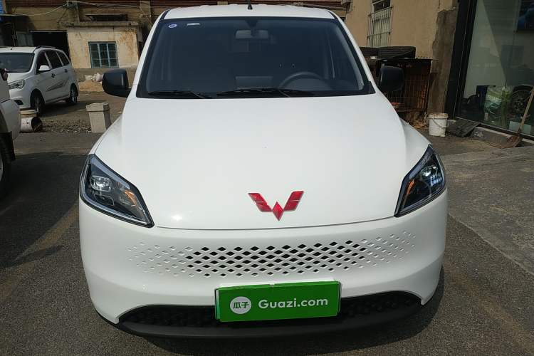 Used Wuling Hongguang New Energy 2025 Extended-Range Hybrid 50KM Comfort Version Front